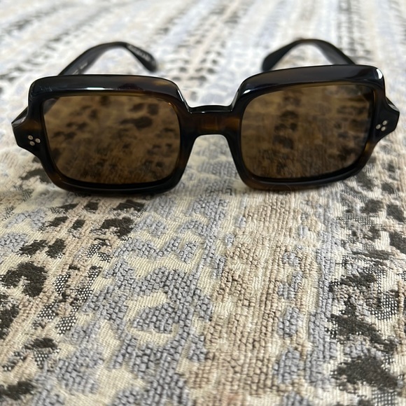 Oliver People’s Avri Square Tortoise Polarized Sunglasses 50mm New - Picture 7 of 13